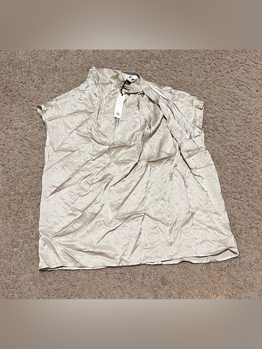 BANANA REPUBLIC BAHARI SATIN TOP - Picture 4 of 6